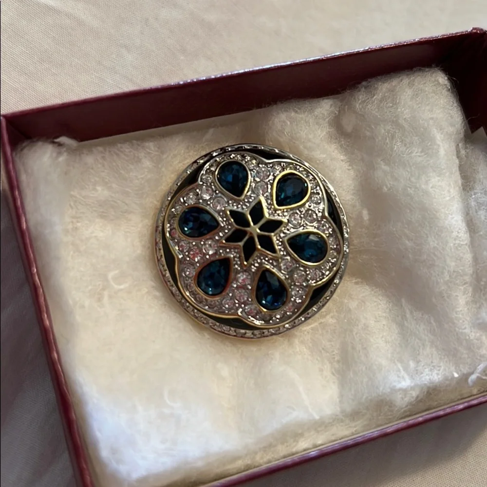 Pin - Picture 4 of 4